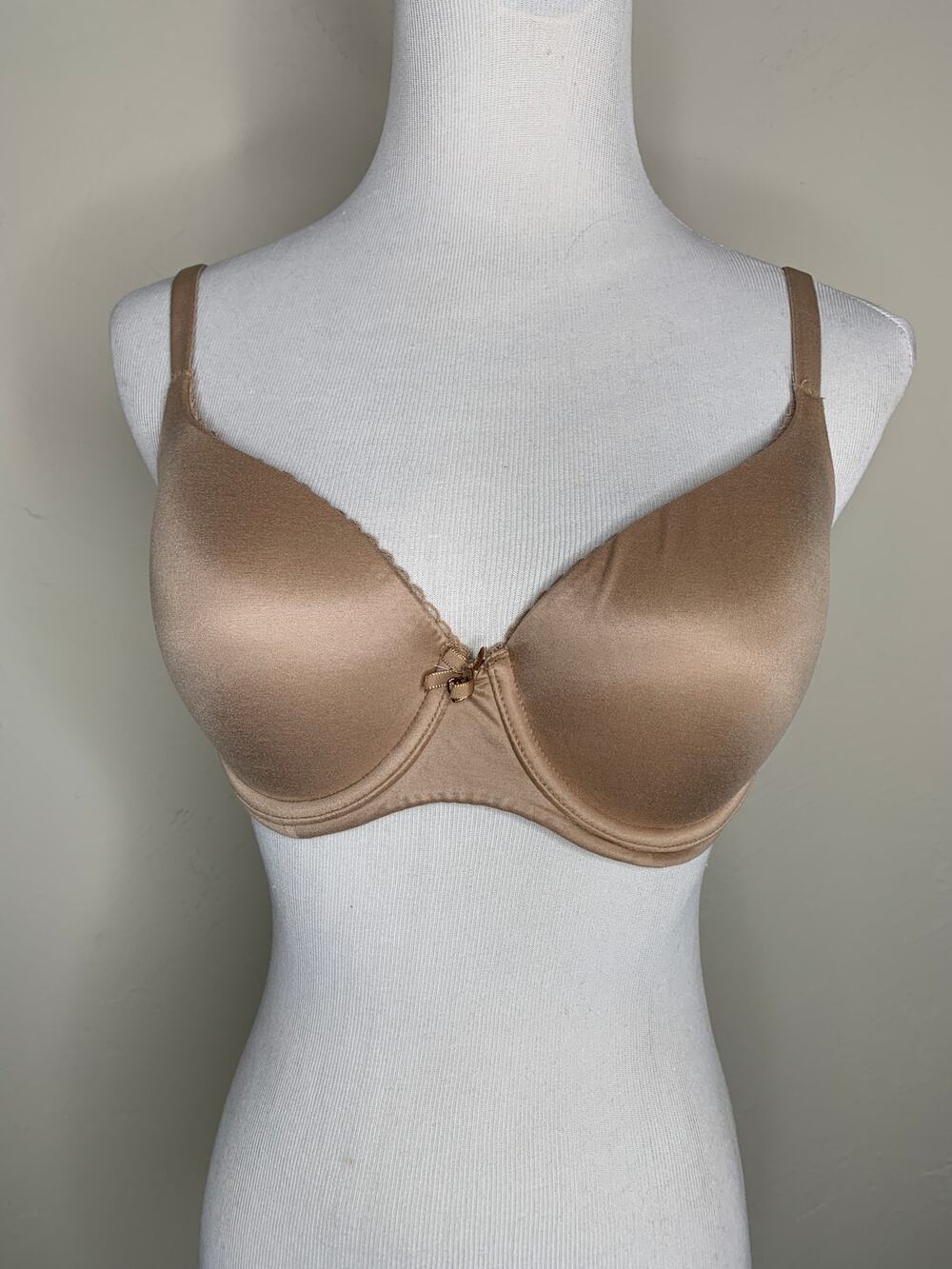 Victoria's Secret Nude 32DD Bra Body by Victoria Underwire Lined Bra